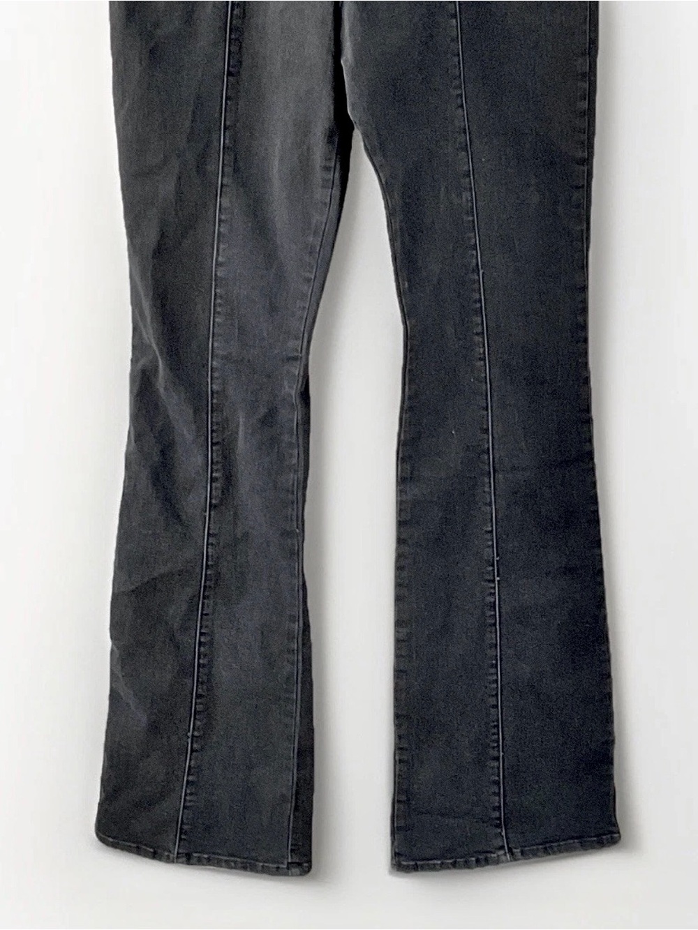 Free People We The Free NWOT Light My Fire Charcoal Black Jumpsuit Overalls, Med - Picture 6 of 12